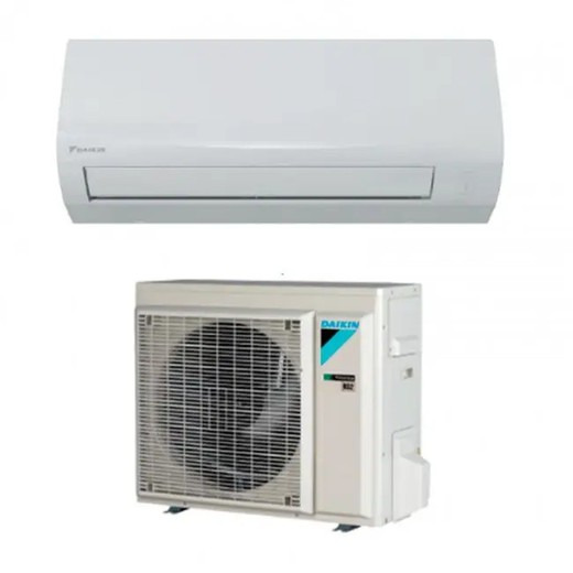 SENSIRA R32 heat pump split set with reference TXC50C DAIKIN air conditioning